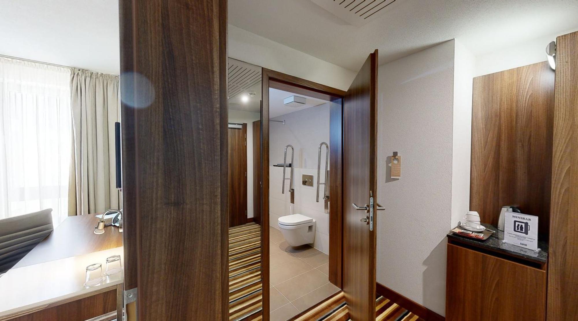 Business Hotel Astrum Laus Levice Esterno foto